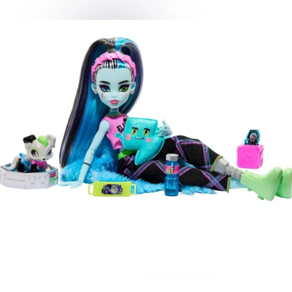 ⚡️NEW⚡️ Monster High Creepover Party Doll, Frankie Stein with Pet Dog Watzie
